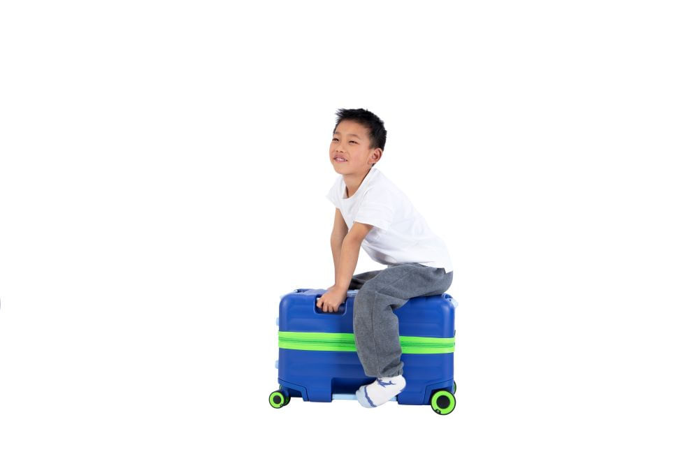 33300-UK-16-3053-08-True-blue-SS-With-boy